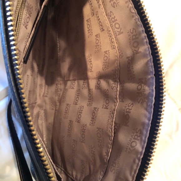MK Small Shoulder Bag - Picture 8 of 10